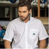 camisa personalizada branca social masculina consultar Governador Valadares