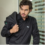 camisa personalizada social masculina preta manga curta Santa Rita do Sapucai