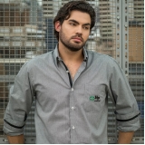 camisa personalizada social preta cetim masculina valor Araçatuba